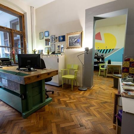 Hostel Cornel Тимишоара Экстерьер фото